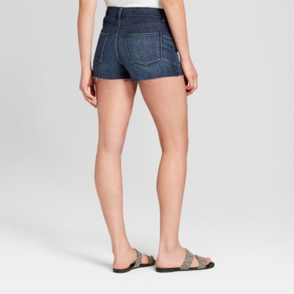 NWT High-Rise Dark Blue Faded Denim Shorts Size 8 - Picture 2 of 11